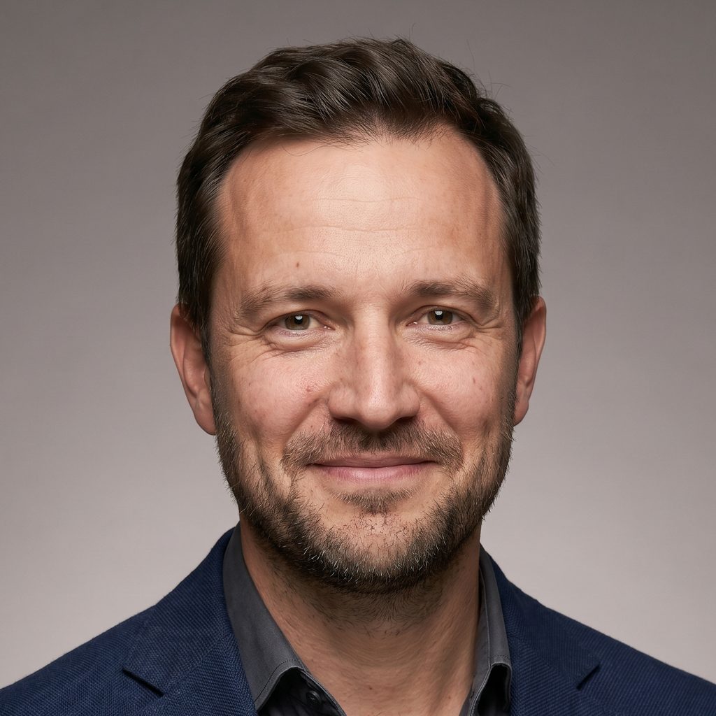 Mark, CX Manager persona avatar